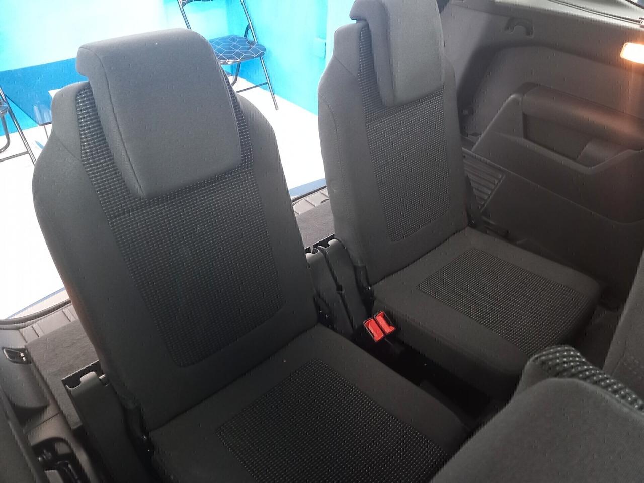 Peugeot 5008 1.6 diesel automatica 7 posti 152 mila km anno 2013