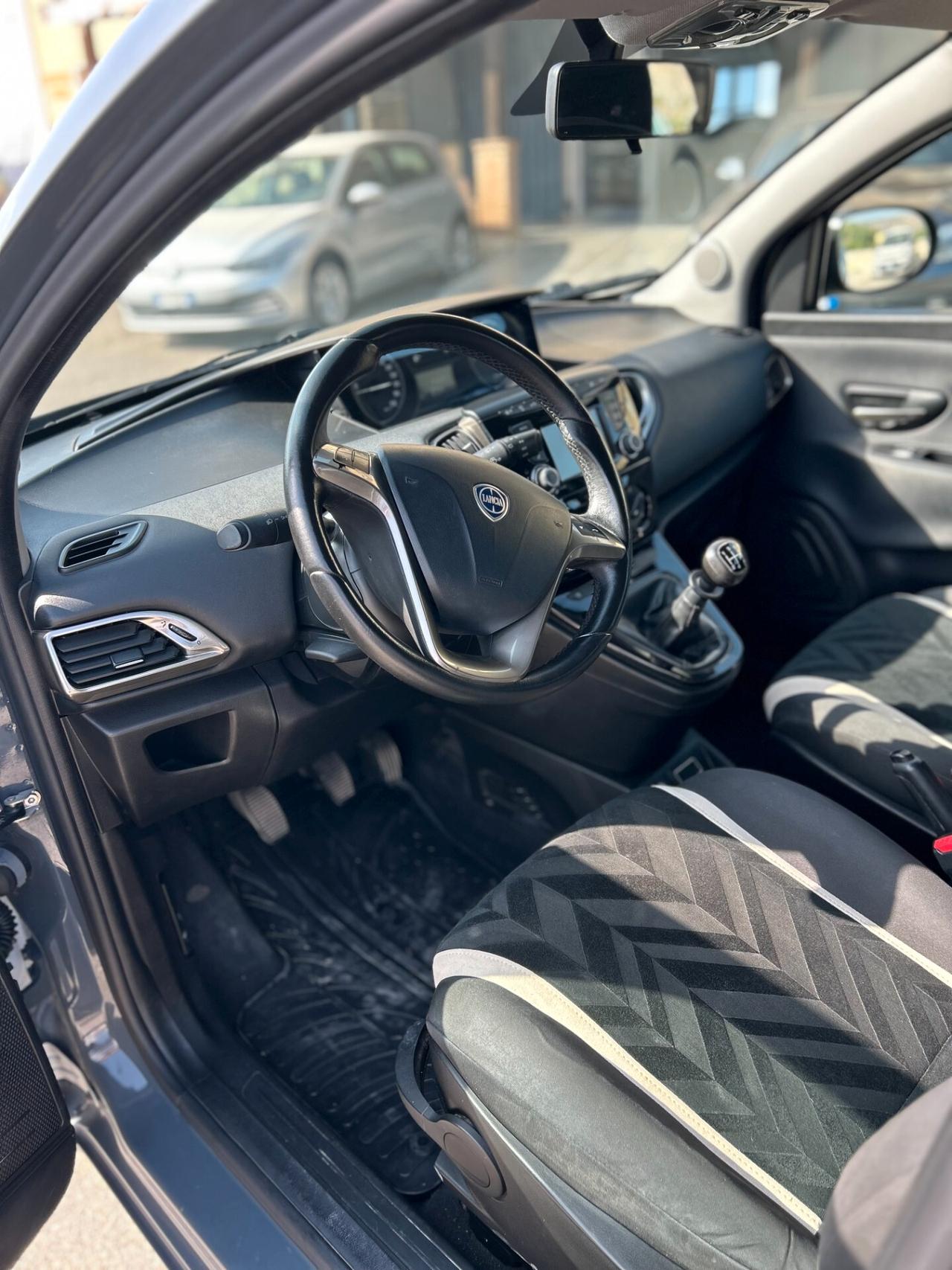 Lancia Ypsilon 1.2 69 CV 5 porte Platinum 08/2018