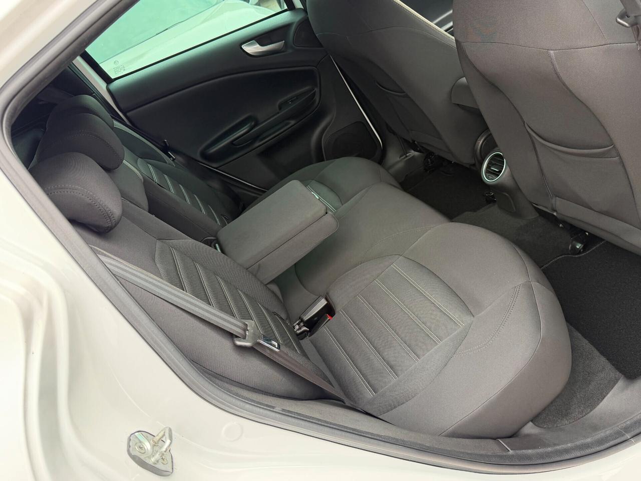 Alfa Romeo Giulietta 1.6 M.JET 120 cv. SUPER (Pack Sport)