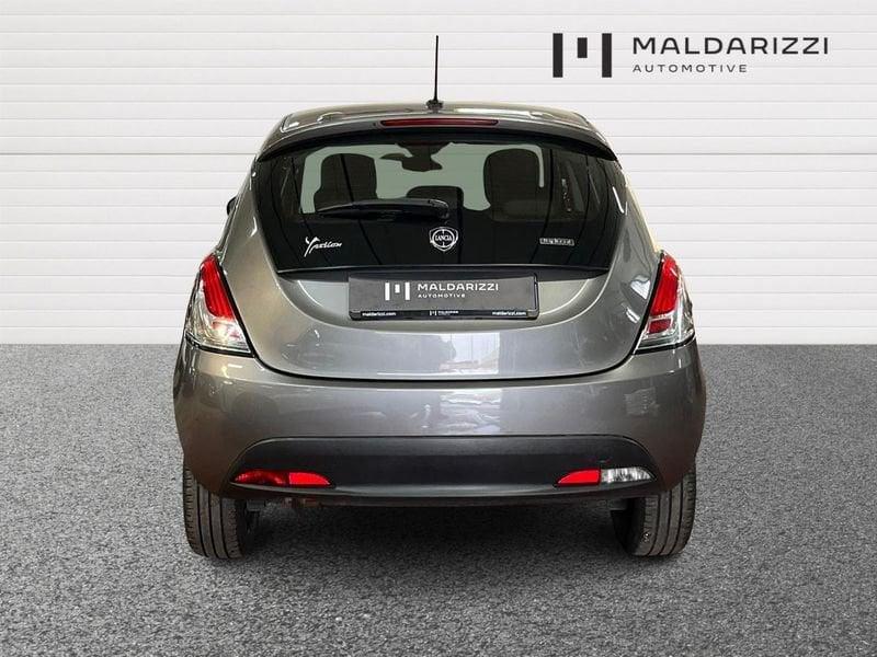 Lancia Ypsilon III 2021 1.0 firefly hybrid Silver s&s 70cv 5p.ti