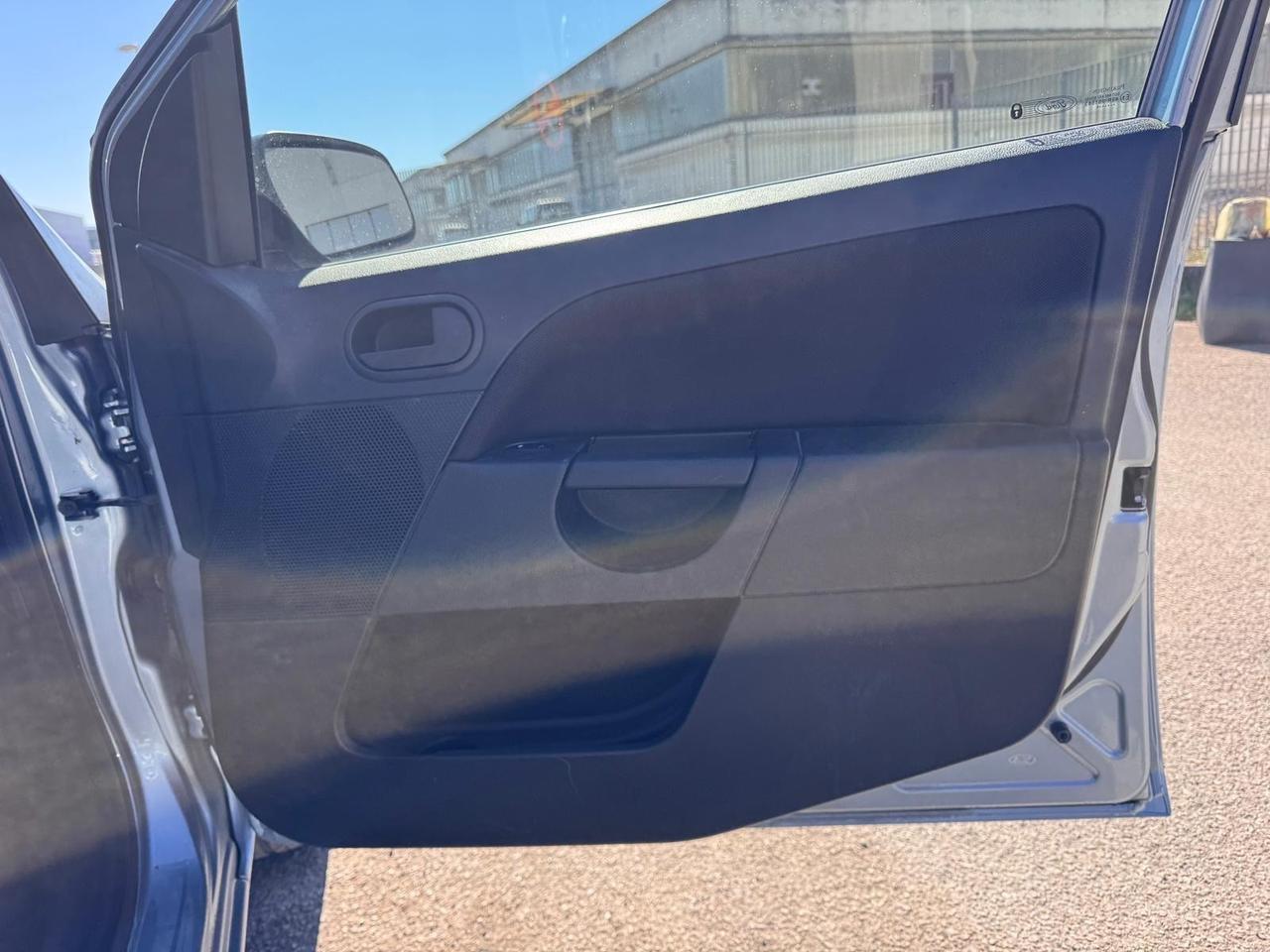 Ford Fiesta 1.2 16V 5p. Ghia km 144000