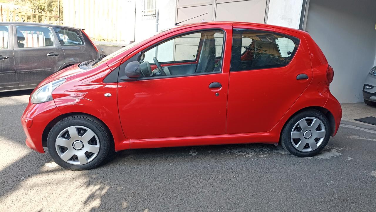 Toyota Aygo 1.0 12V VVT-i 5 porte