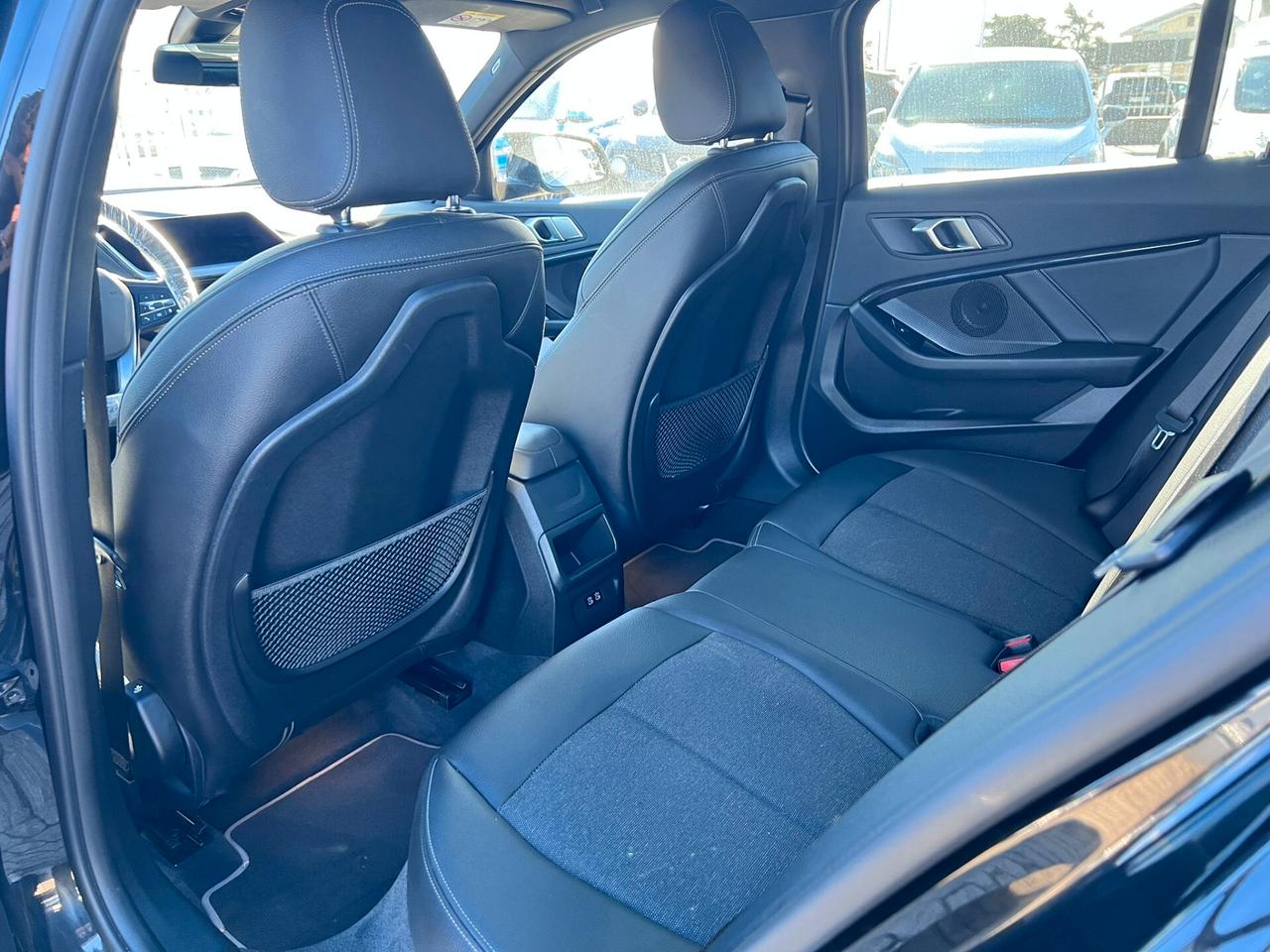 Bmw 118 118d 5p. Msport