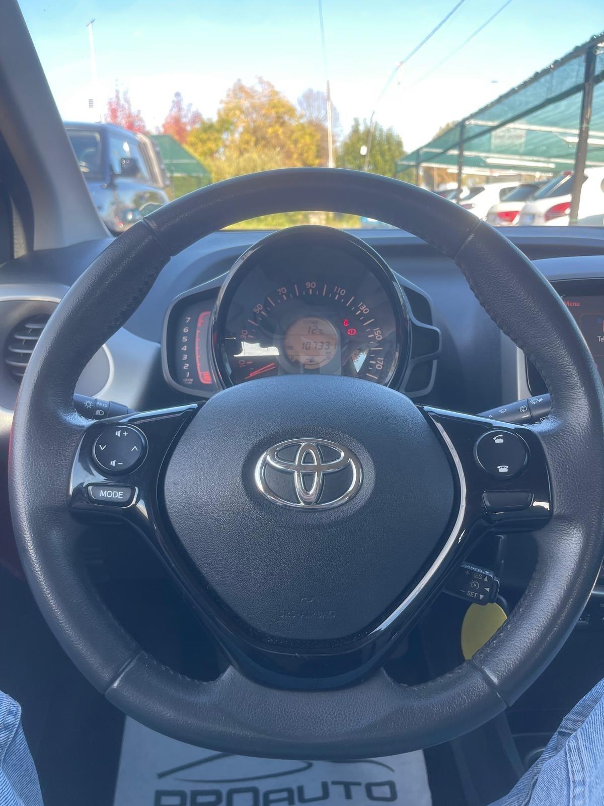 Toyota Aygo 1.0 VVT-i 69 CV 3 porte x-clusiv