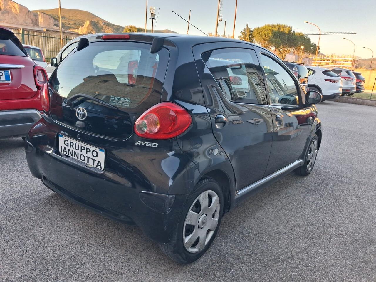 Toyota Aygo 1.0 12V VVT-i 5 porte Sol