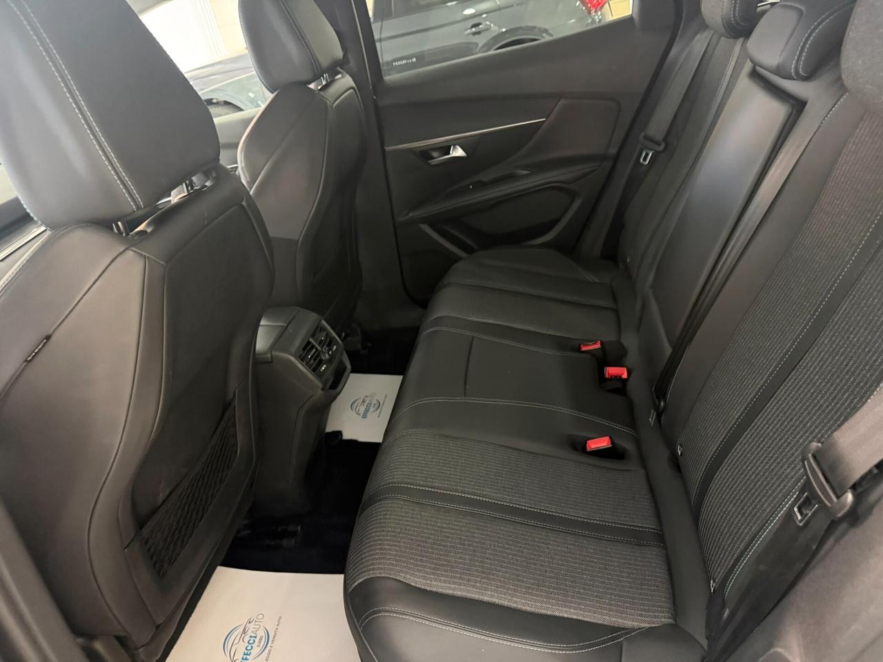 Peugeot 3008 Hybrid 225 e-EAT8 Allure