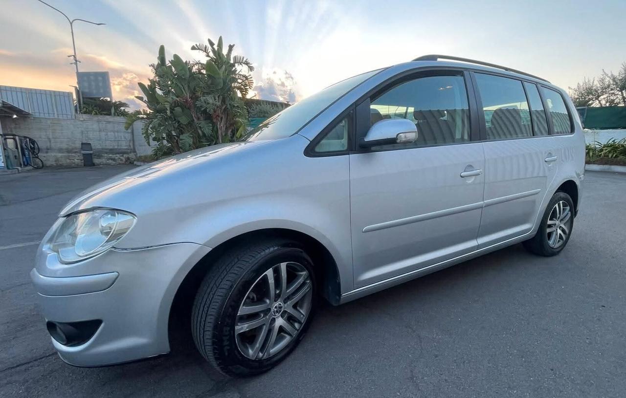 Volkswagen Touran 1.9 TDI 105CV 7 POSTI