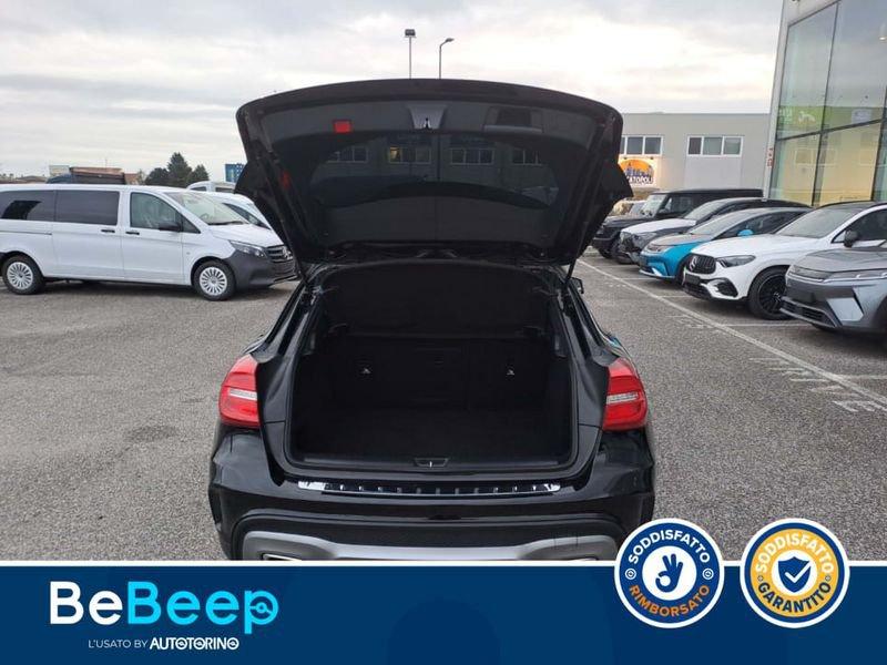 Mercedes-Benz GLA 200 D (CDI) PREMIUM 4MATIC AUTO