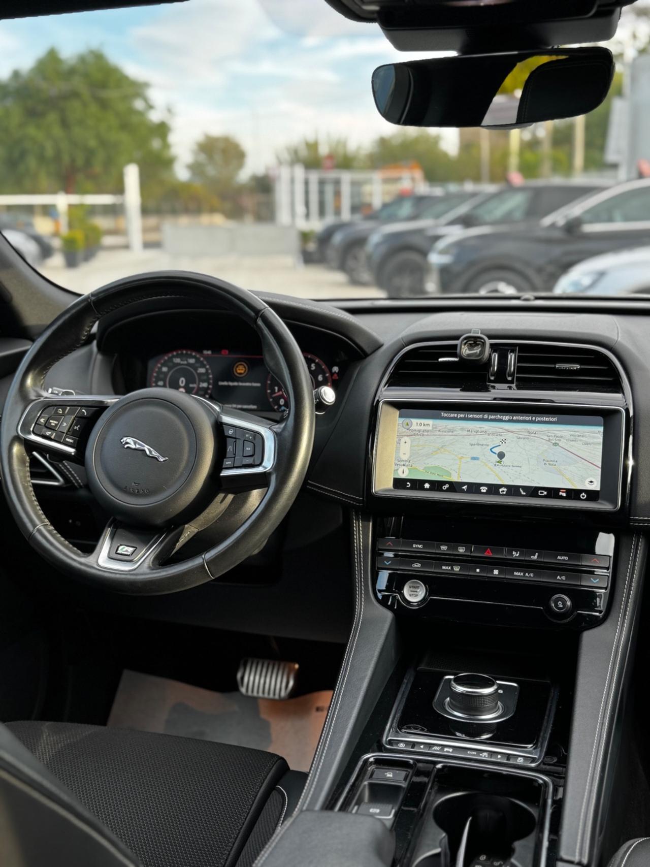 Jaguar F-Pace 2.0 300 CV AWD aut. R-Sport