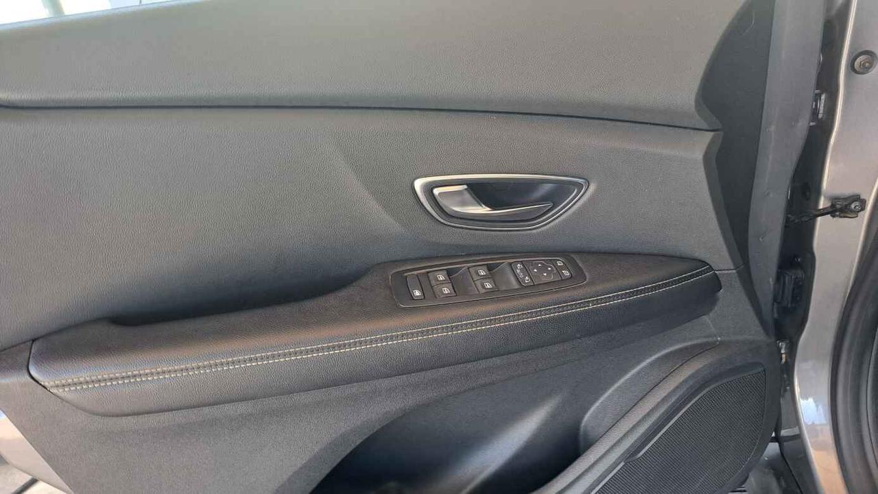 Renault Grand Scenic dCi 8V 110 CV EDC Energy Bose 7 Posti
