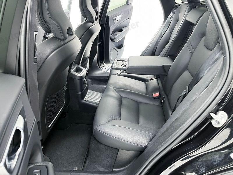 Volvo XC60 B4 (b) automatico Plus Dark