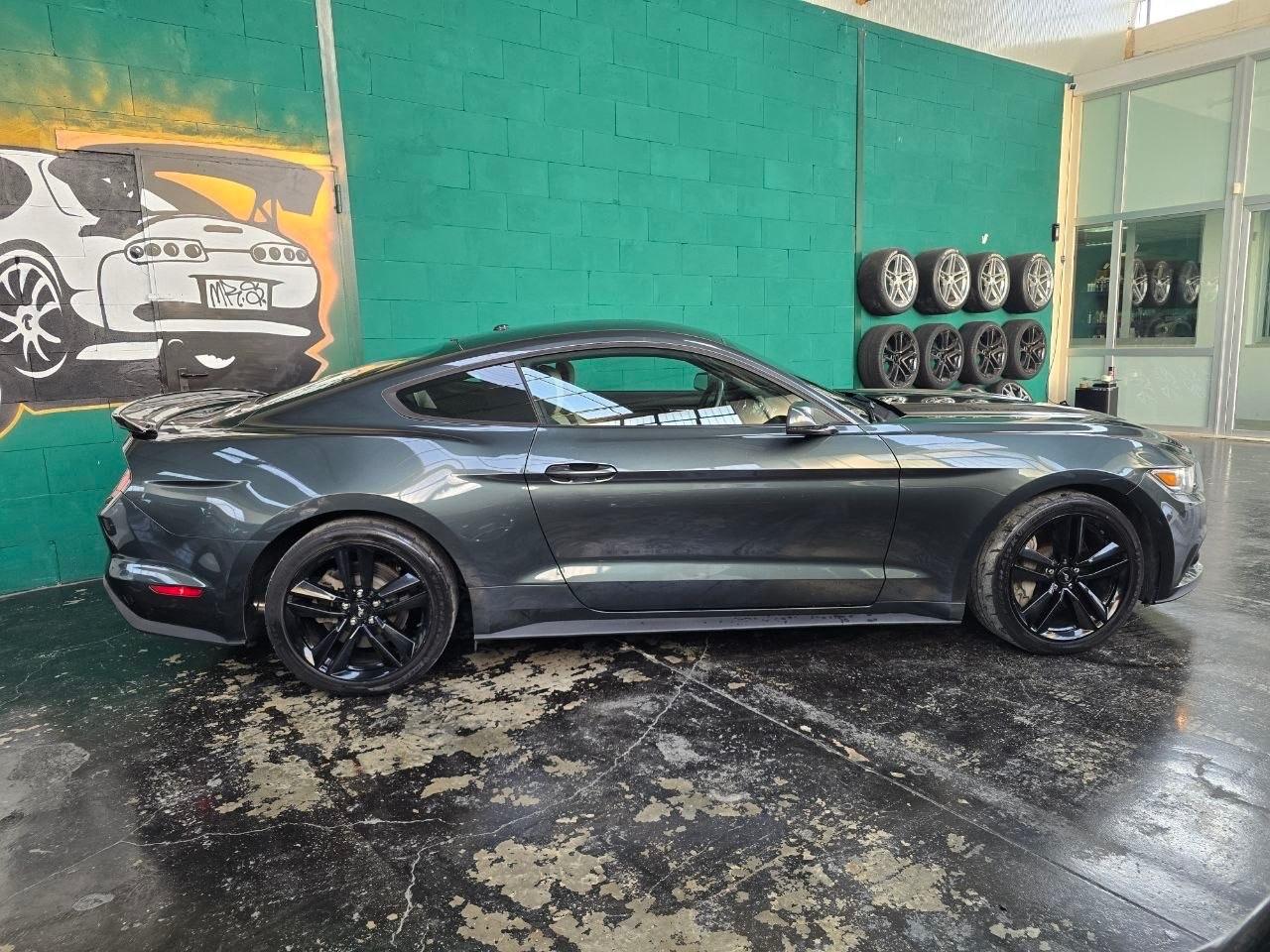 Ford Mustang 2.3 EcoBoost *MANUALE