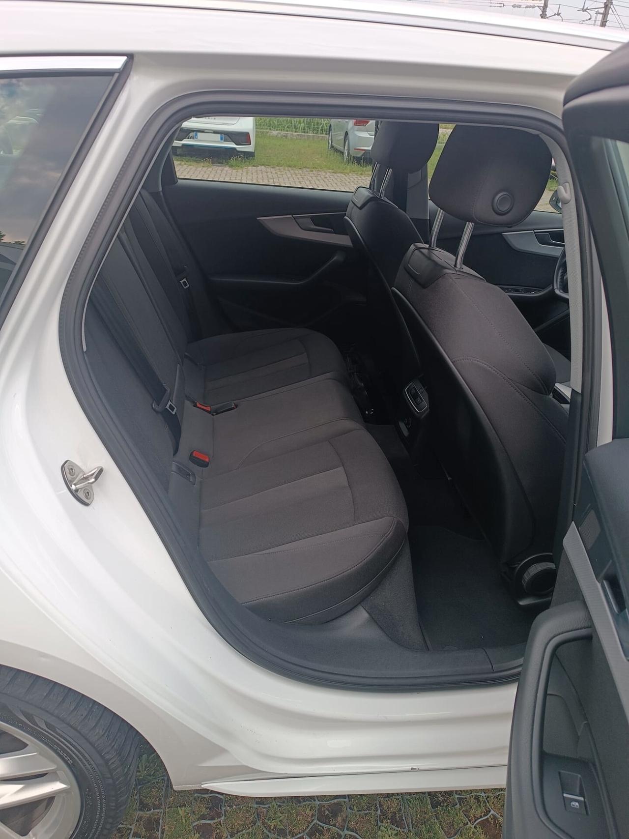 Audi A4 Avant 40 TDI quattro S tronic quattro edition