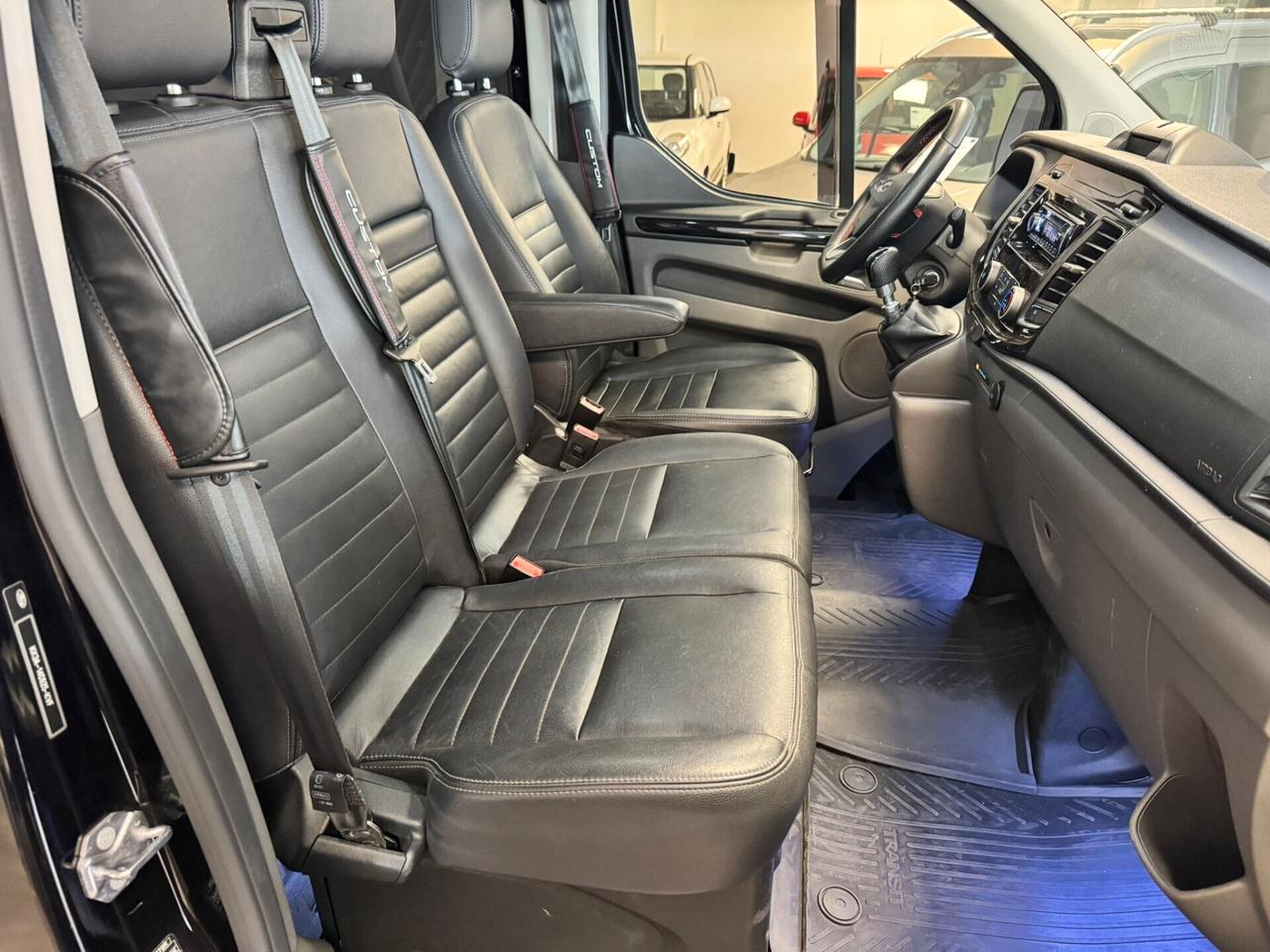 Ford Transit Custom 340 2.0 EcoBlue 131CV PL-DC 6 POSTI TOTAL BLACK