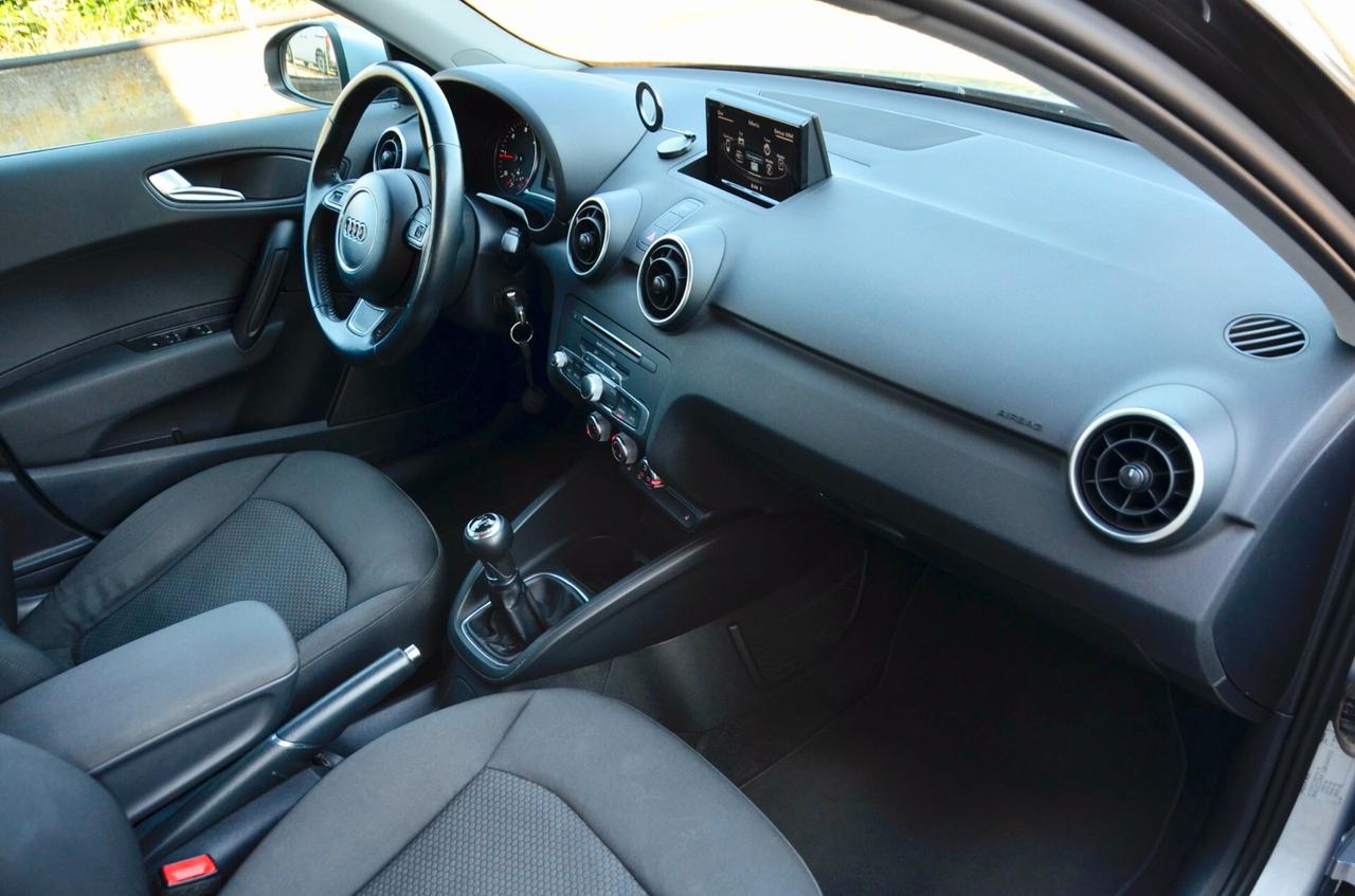 AUDI A1 SPORTBACK 1.6 TDI ADMIRED 116cv 5 PORTE, EURO 6B, KM CERTIFICATI, BICOLOR, SEDILI RISCALDATI, NAVI, PERMUTE