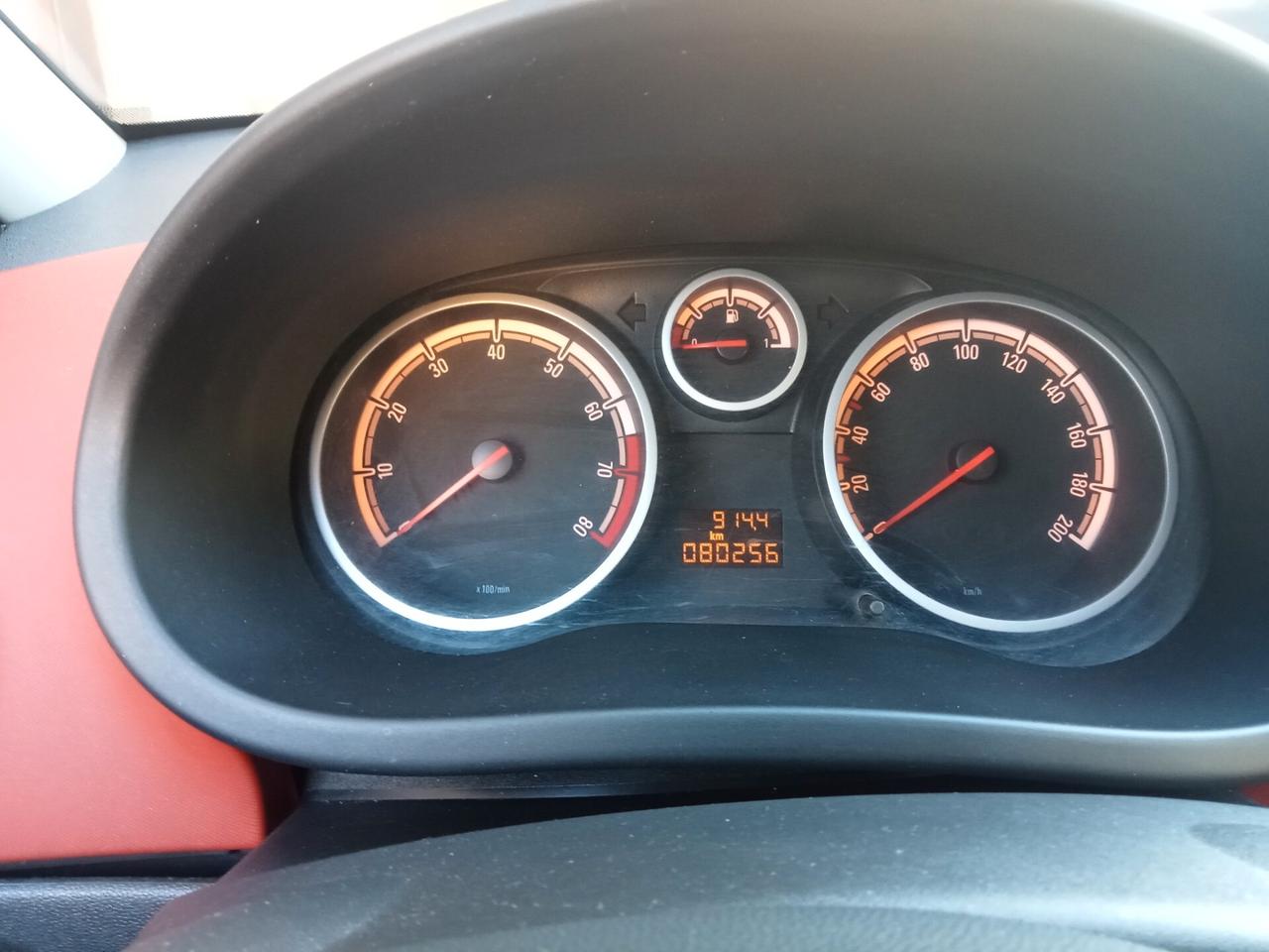 Opel Corsa 1.2 5 porte Club 2010