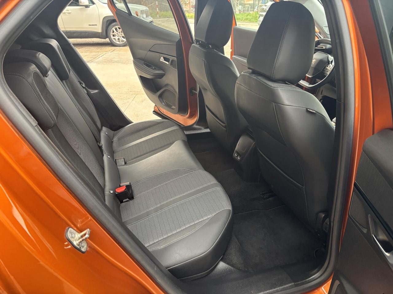 Peugeot 2008 BlueHDi EAT8 Allure - 2021
