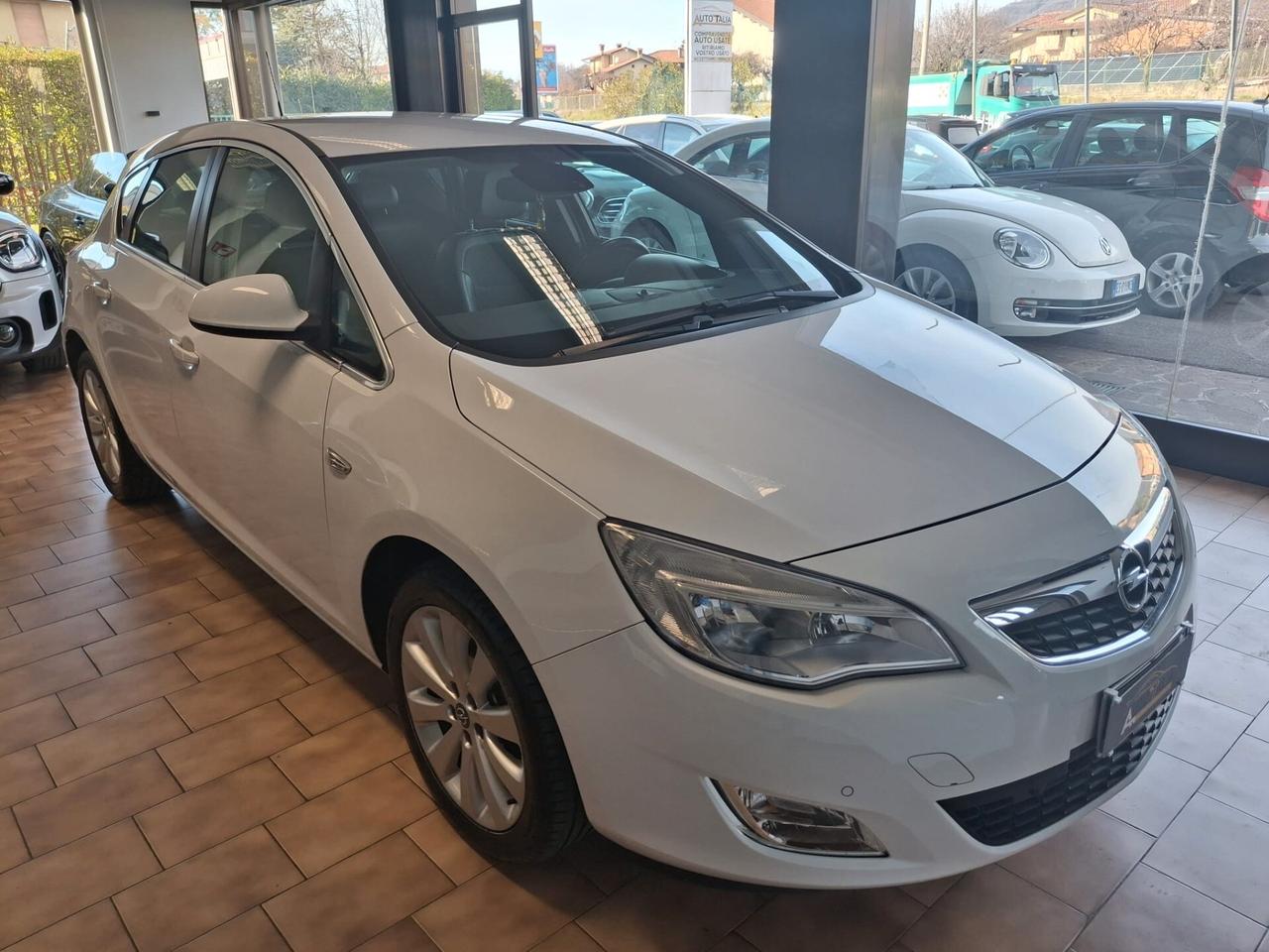 Opel Astra 5p 1.4 t Cosmo 140cv