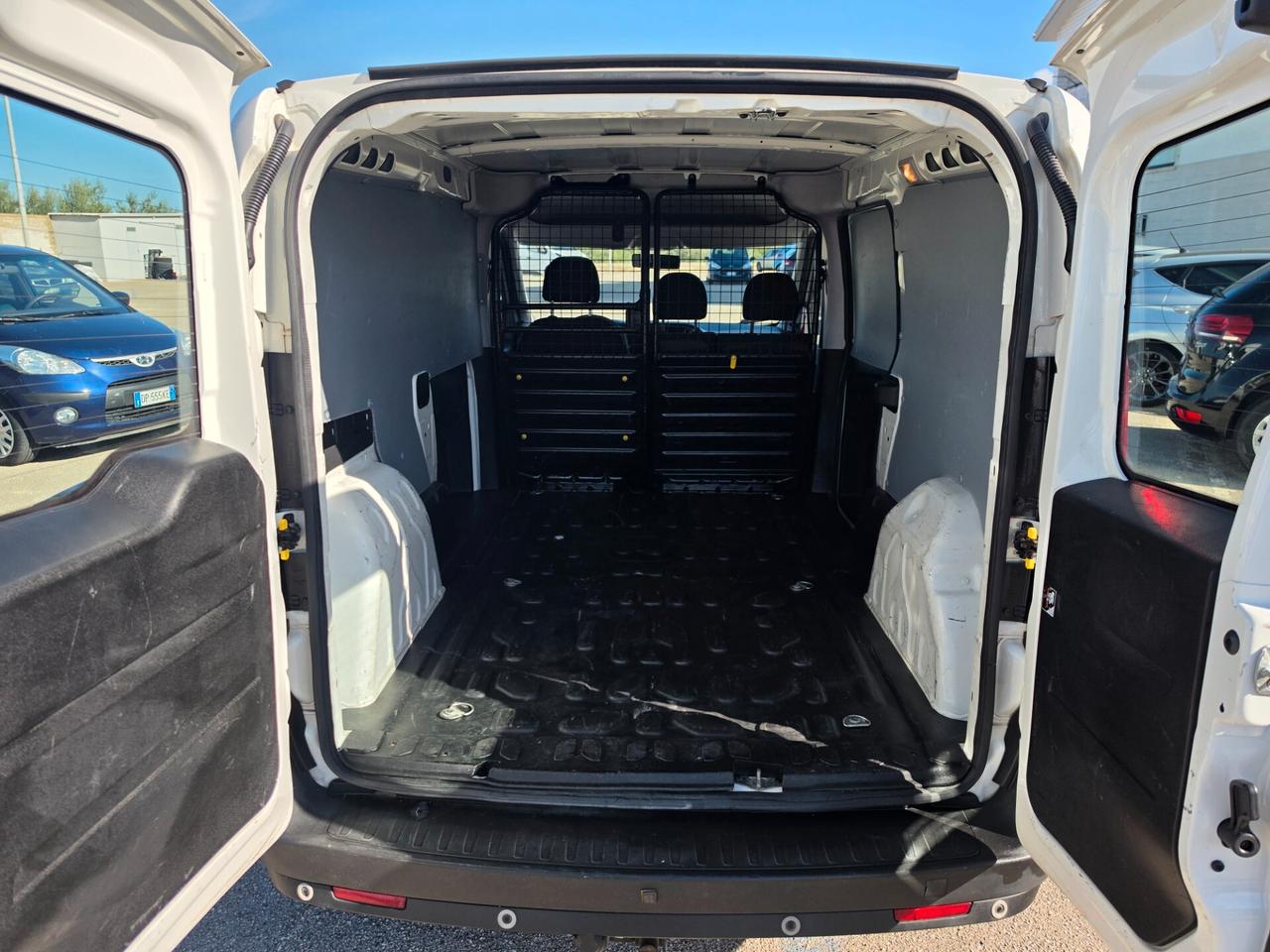 Fiat Doblo 1.6 MJT 105CV PL-TN Maxi SX 3 posti GANCIO TRAINO