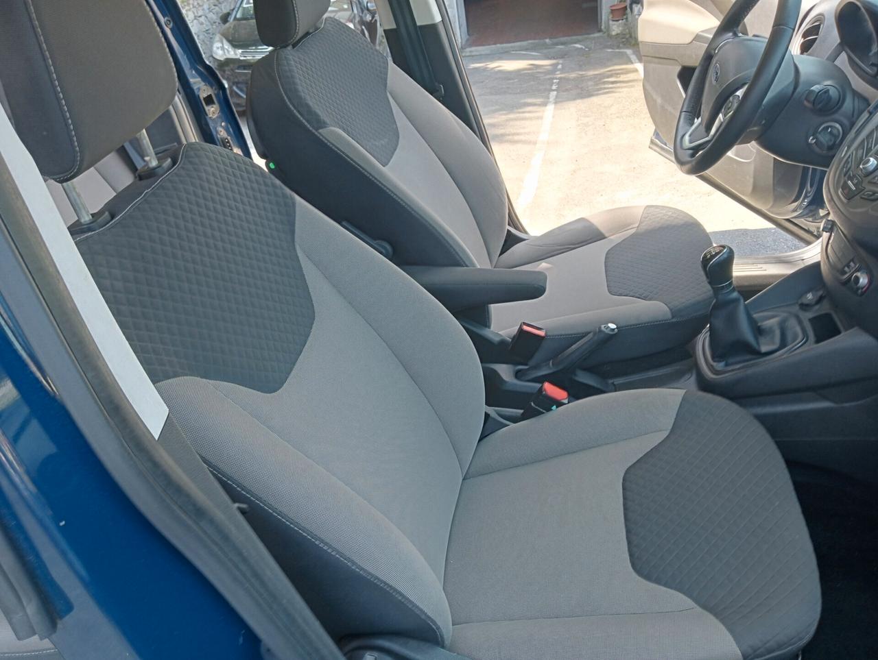 Ford Tourneo Courier Plus benzina euro 6