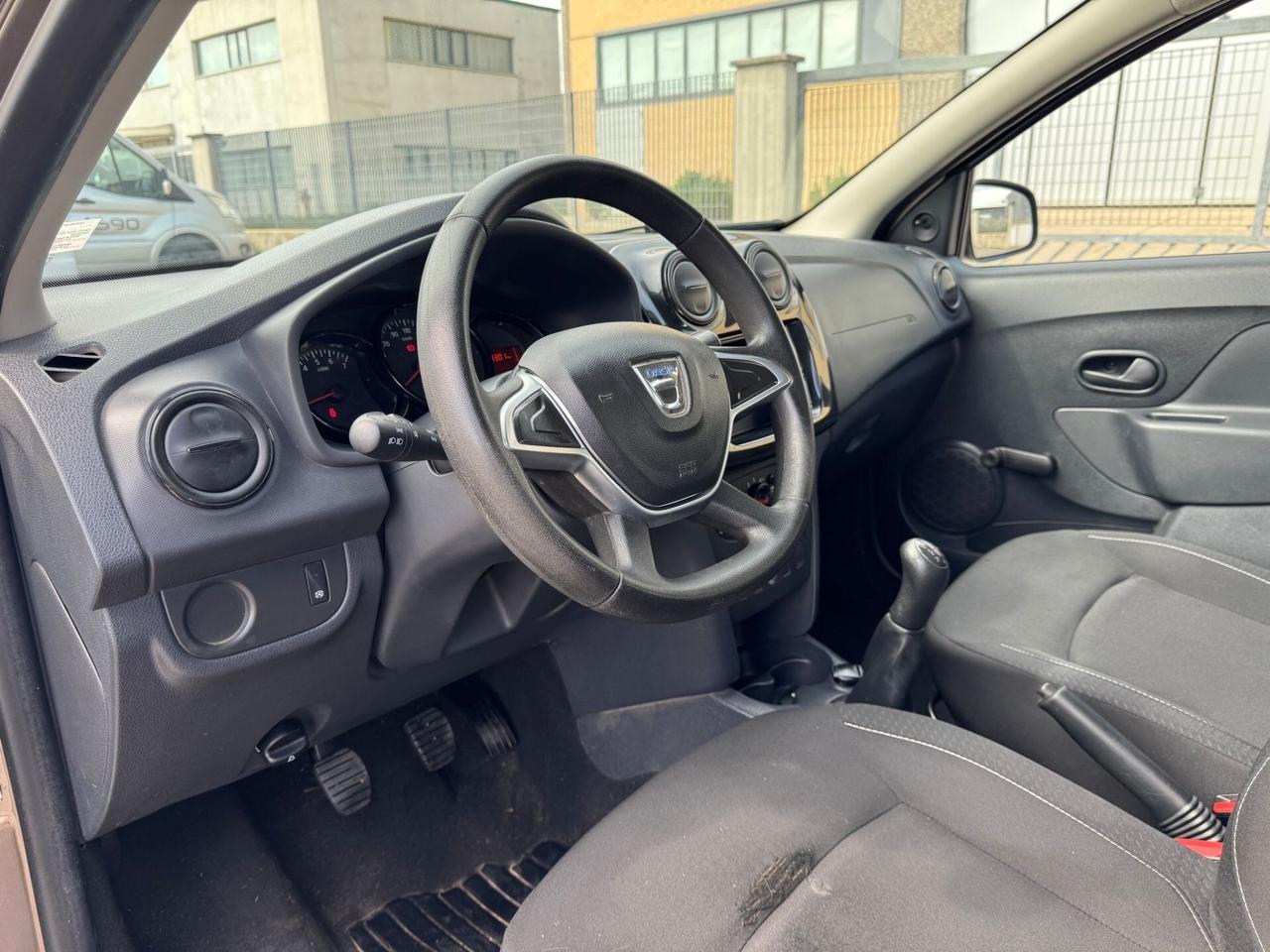 Dacia Sandero 1.0 benzina. km 84.000