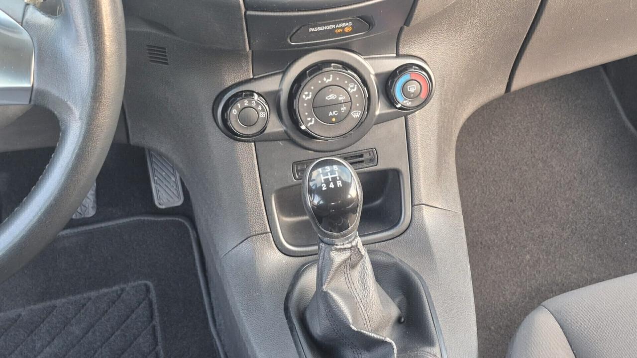 Ford Fiesta 1.5 TDCi 75CV 5 porte Titanium