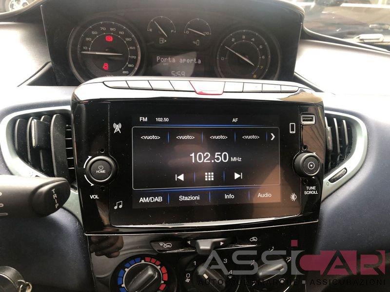 Lancia Ypsilon 1.0 FireFly 5 porte S&S Hybrid Platino