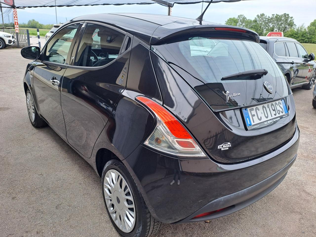 Lancia Ypsilon 1.2 69CV - OK NEOPATENTATI
