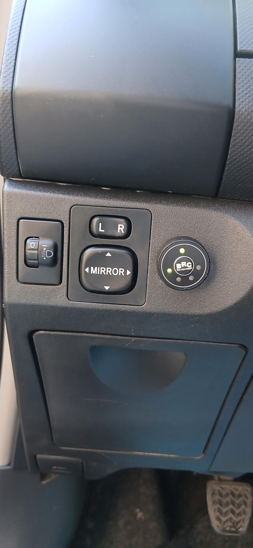 TOYOTA YARIS 1.0 GPL 5 PORTE PARI AL NUOVO