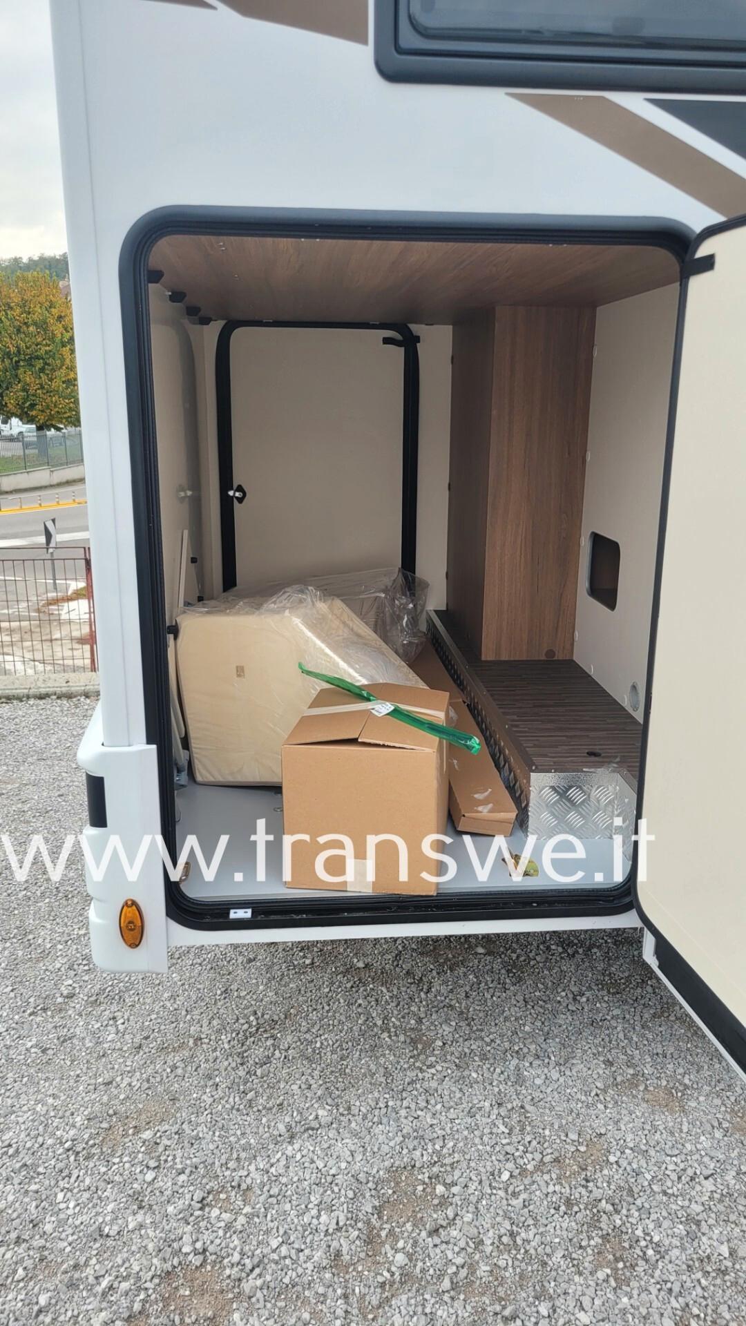 Elnagh Baron Compact 539 Camper semintegrale con letti gemelli versione