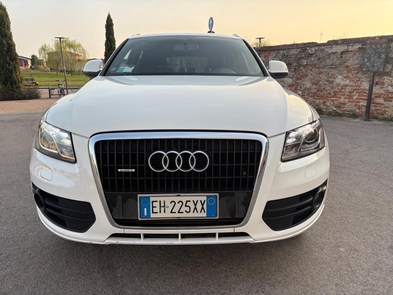 Audi.Q5 .3.0 tdi v6 S line quattro pronta al uso