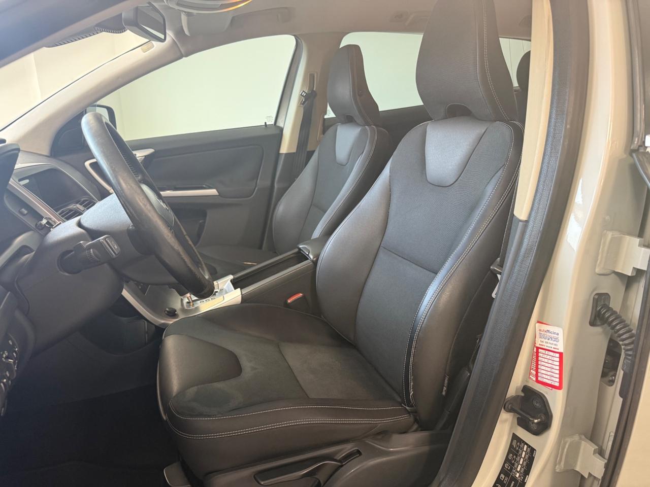 Volvo XC 60 XC60 D5 AWD Momentum