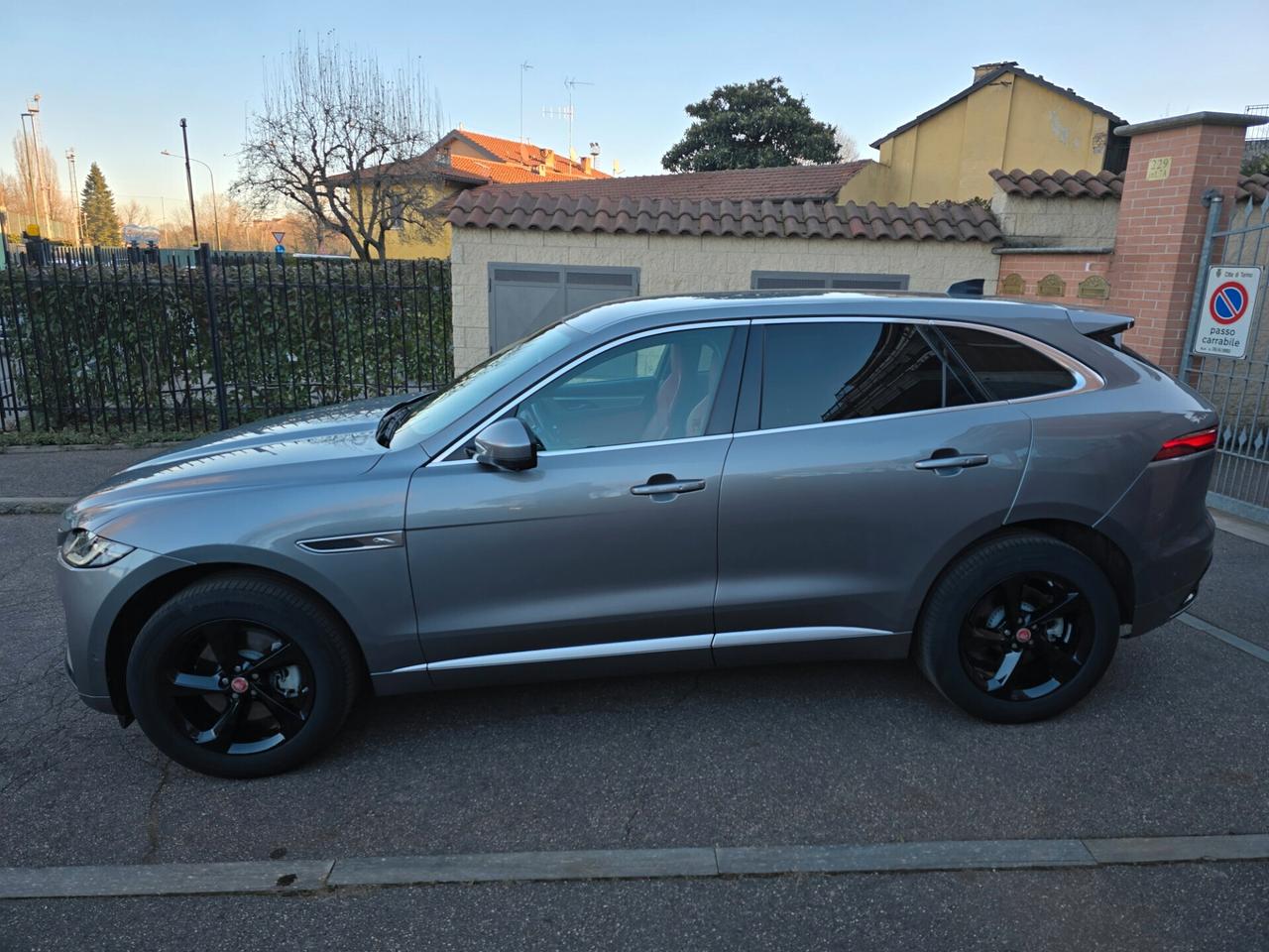 JAGUAR F-Pace R-Dynamic HSE 2.0d 204 CV AWD Auto.