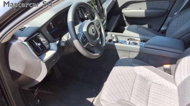 VOLVO XC60 XC60 II 2022 2.0 b4 Core auto - GV581KL