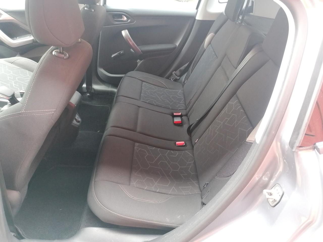 Peugeot 2008 BlueHDi 100 Allure