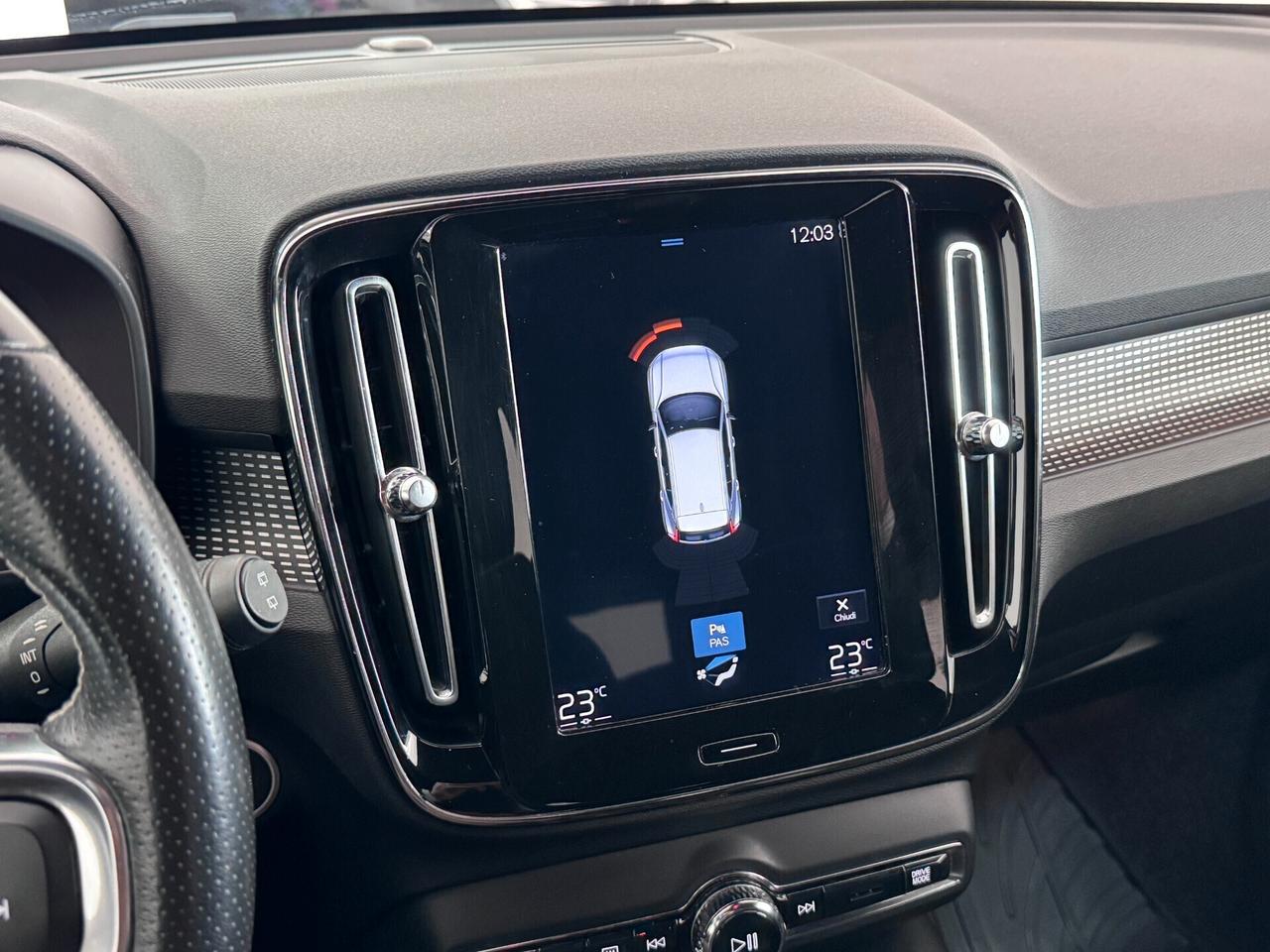 VOLVO XC40 2.0D 190cv GEARTRONIC 4WD R-DESIGN