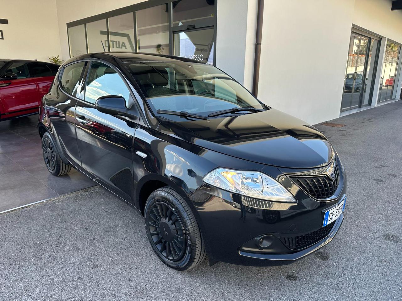 Lancia Ypsilon 1.0 firefly hybrid Silver s&s 70cv