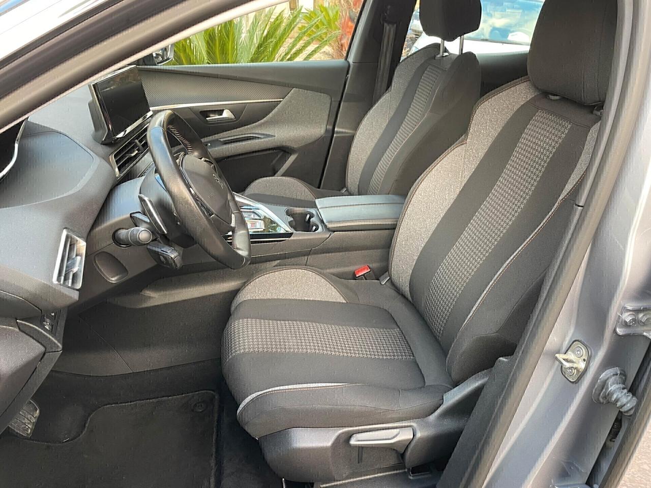 Peugeot 3008 BlueHDi 130 EAT8 Active Business