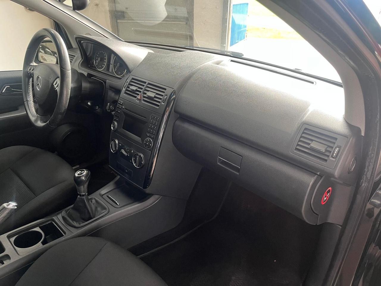 Mercedes-benz A 150 BlueEFFICIENCY Avantgarde