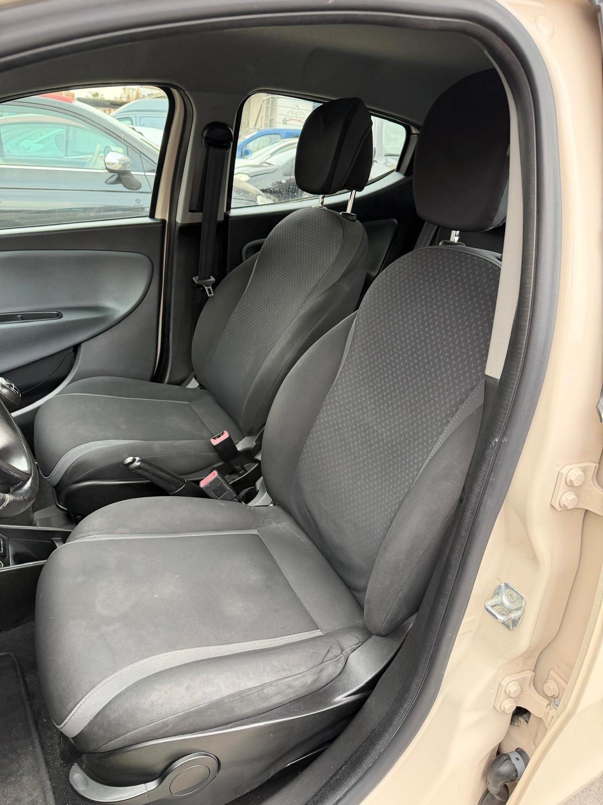 Lancia Ypsilon 1.3 MJT 16V 95 CV 5 porte