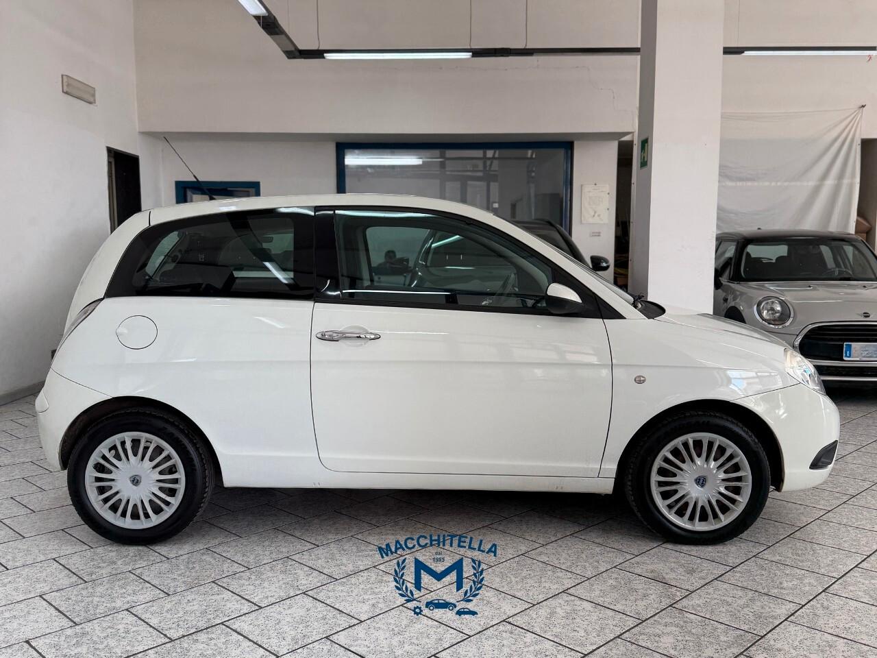 Lancia Ypsilon PLATINO