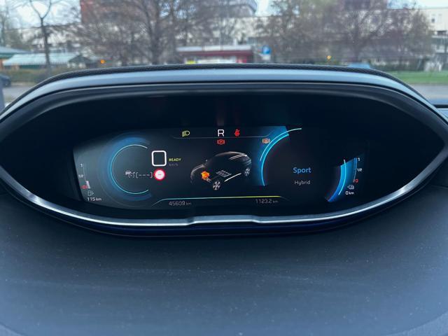 PEUGEOT 3008 Hybrid 180 e-EAT8 Allure Pack