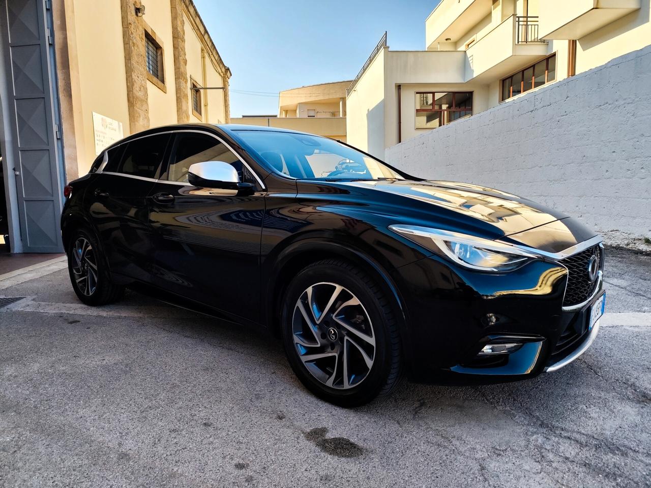 Infiniti Q30 1.5 diesel DCT Business Executive