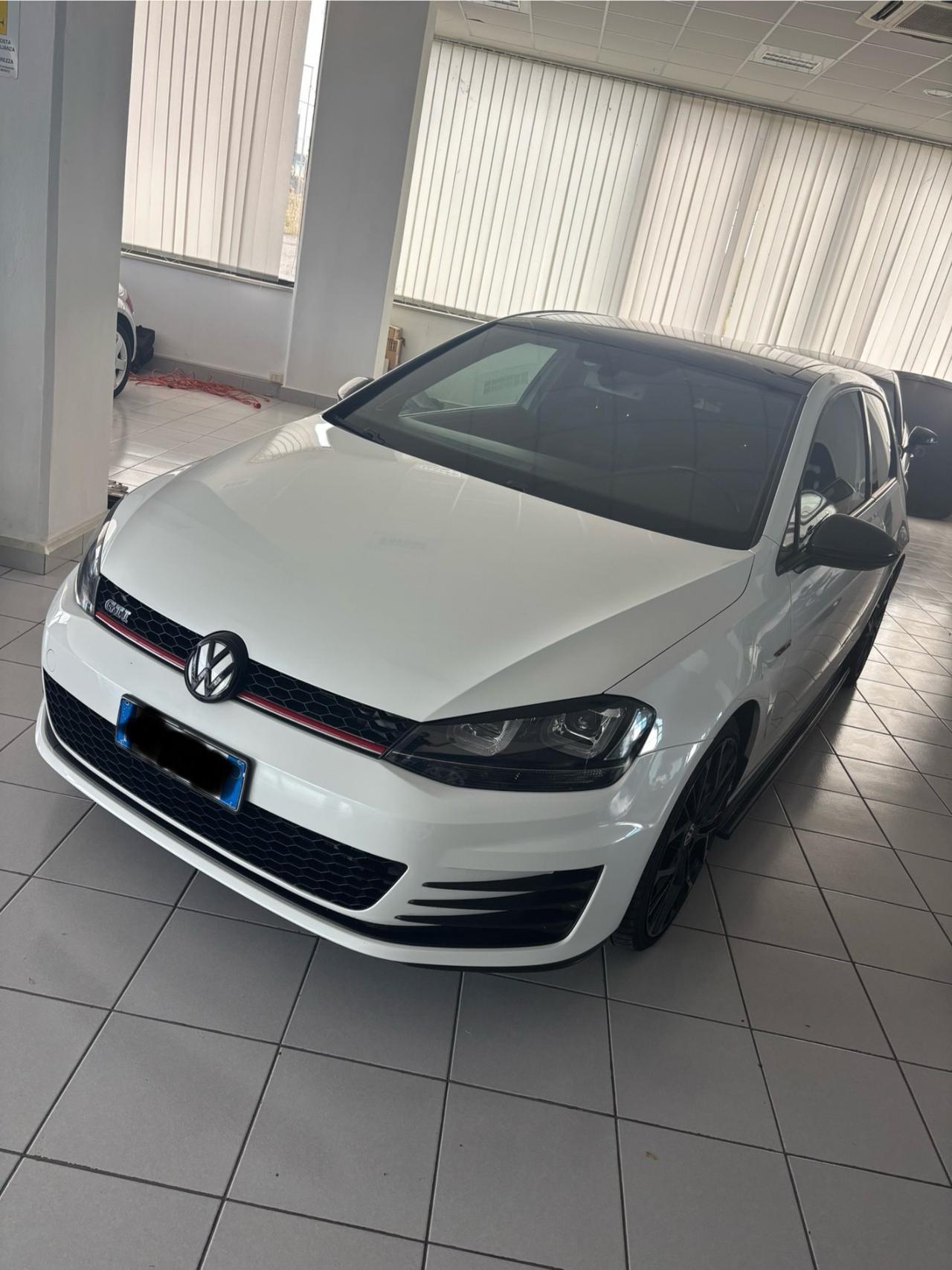 Volkswagen Golf GTI Business Performance 2.0 TSI DSG 3p.