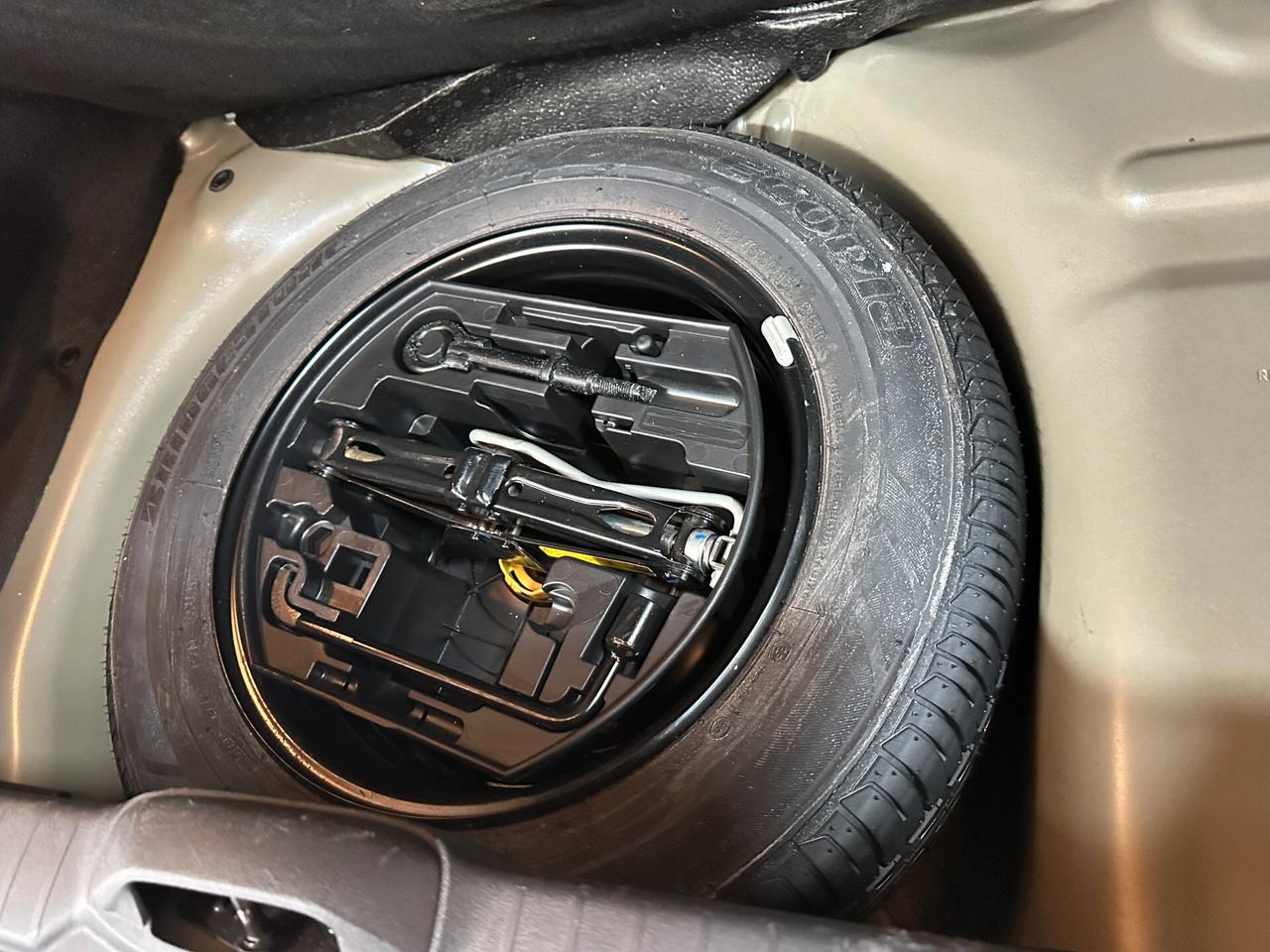 Peugeot 208 1.4 HDi 68 CV 5 porte Business