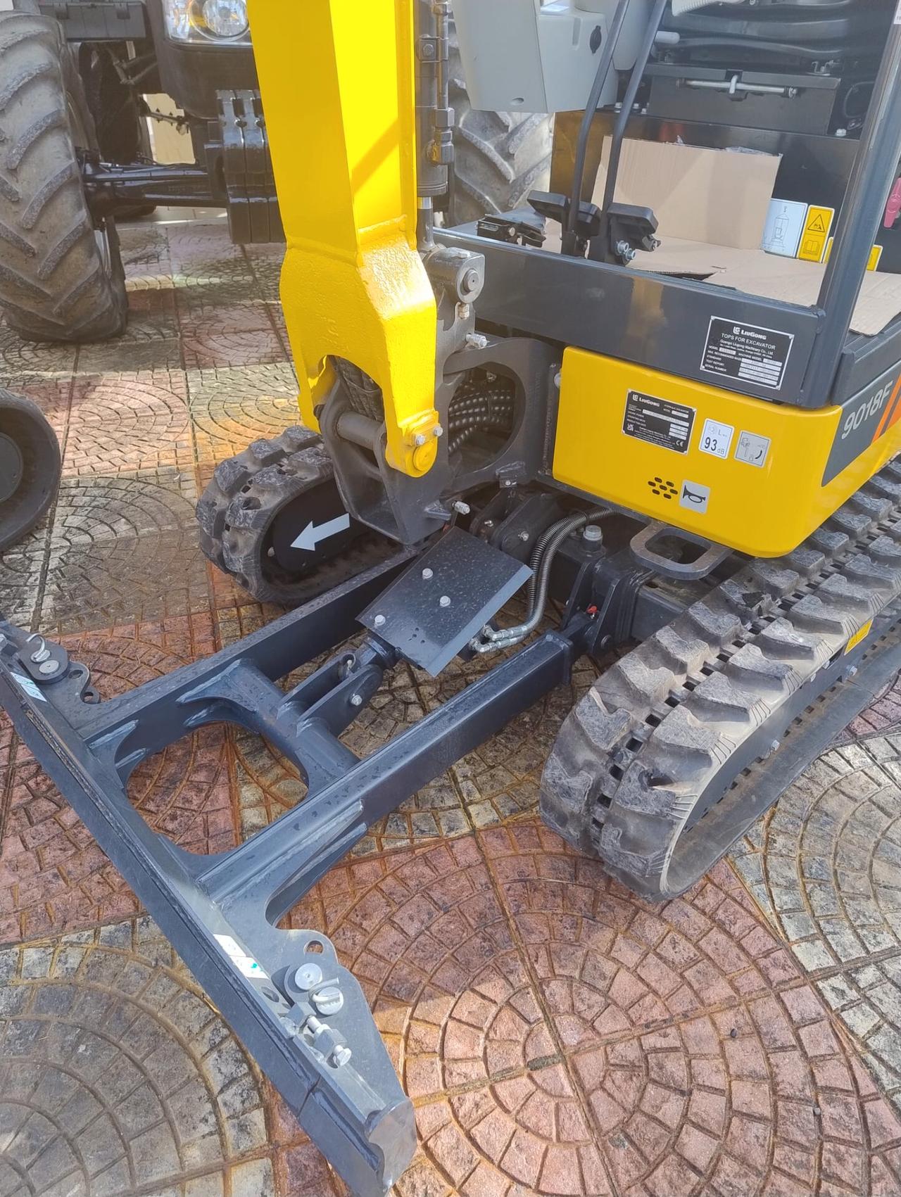 Escavatore Nuovo LiuGong 9018F (18 Quintali)