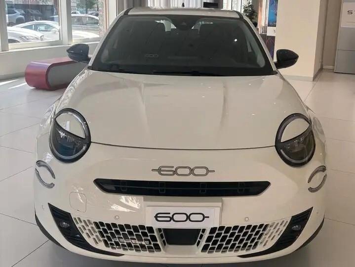Fiat 600 Hybrid 110 CV DCT MHEV Business