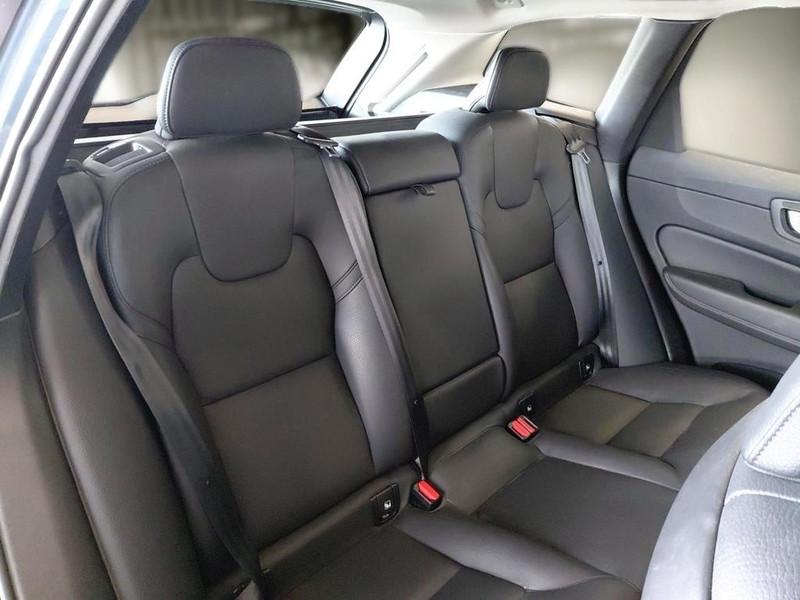VOLVO XC60 B4 D AWD AUTOMATICO PLUS DARK SUV