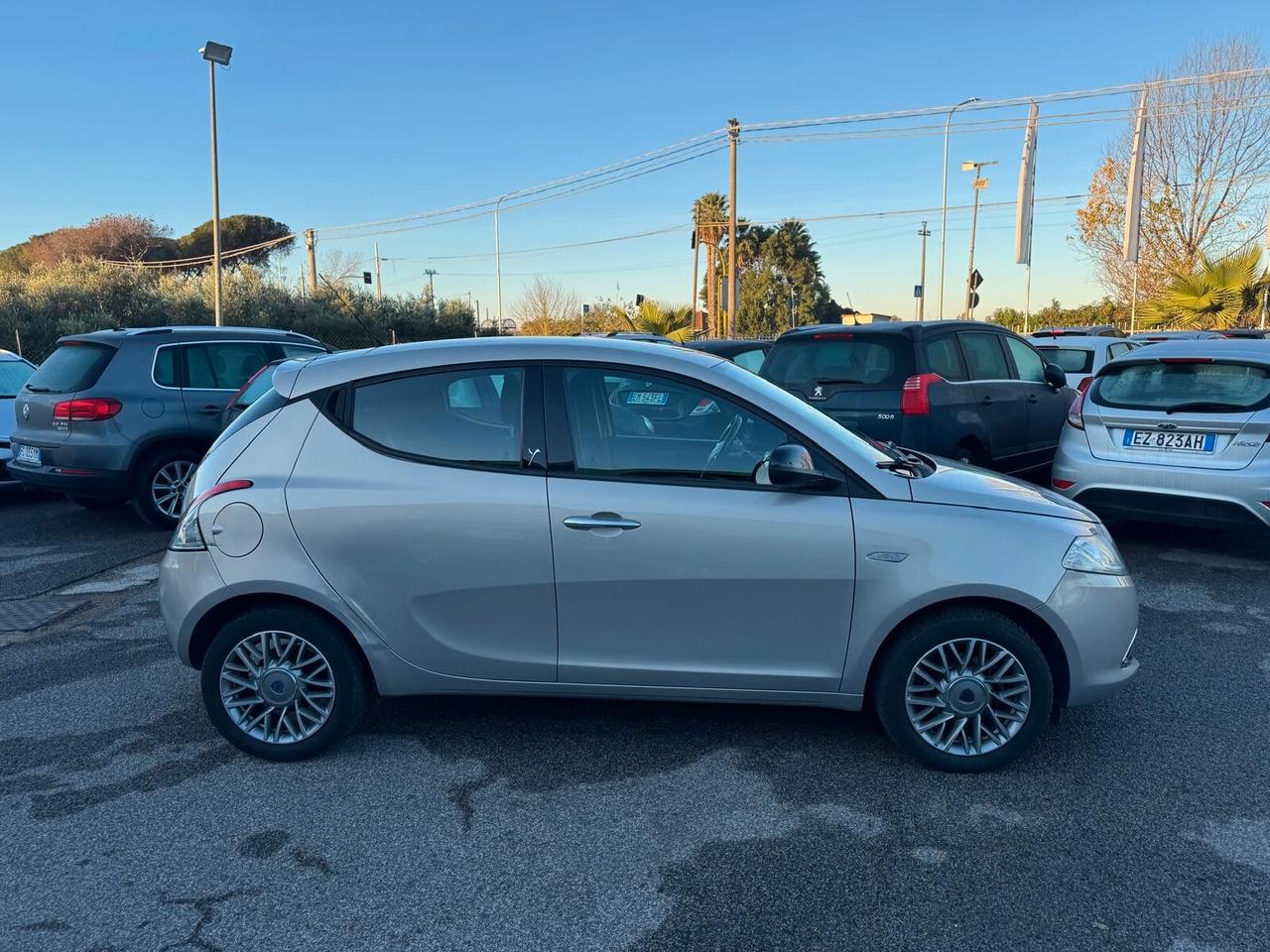 Lancia Ypsilon 1.2 69 CV 5p S&S Platinum 2013