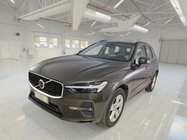 VOLVO XC60 B4 D automatico Momentum Pro